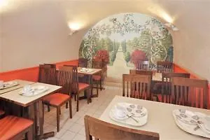 Carladez Cambronne Hotel 3*