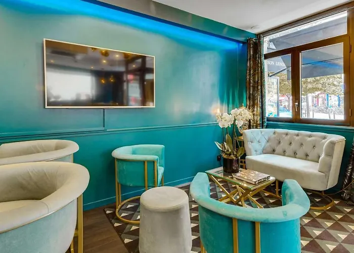 Hotel Carladez Cambronne 3*