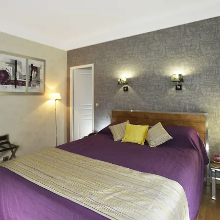 Hotel Carladez Cambronne 3*