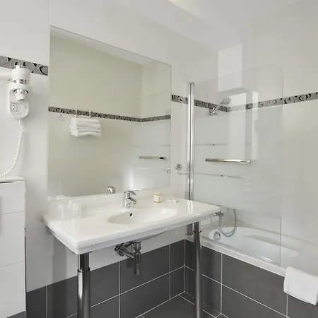 Carladez Cambronne 3*
