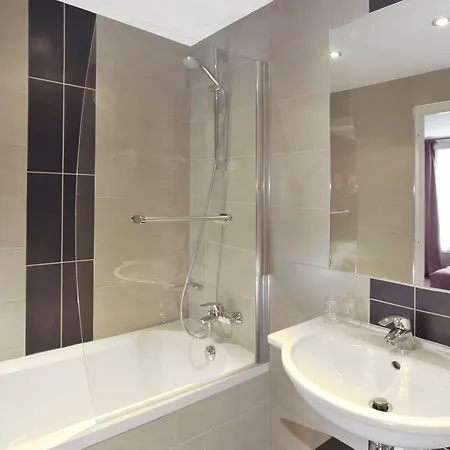 Hotell Carladez Cambronne 3*