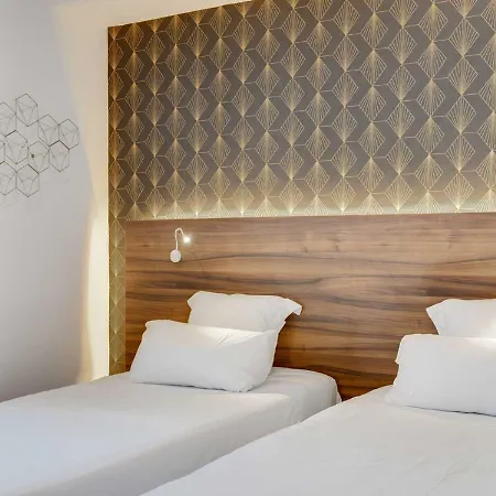 Carladez Cambronne Hotel 3*