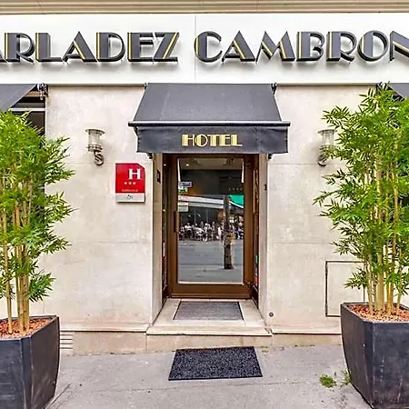 Carladez Cambronne מלון