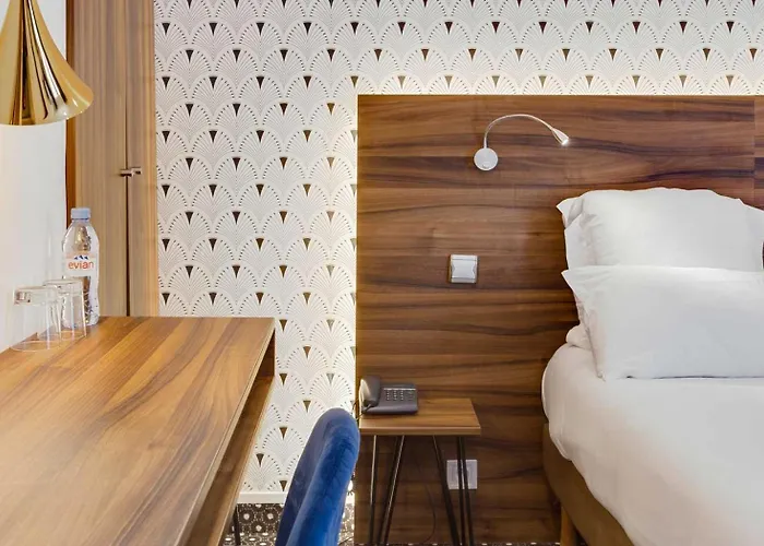 Hotel Carladez Cambronne Paris