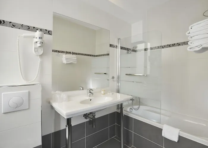 Carladez Cambronne 3*