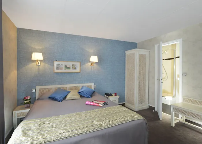 Hotel Carladez Cambronne