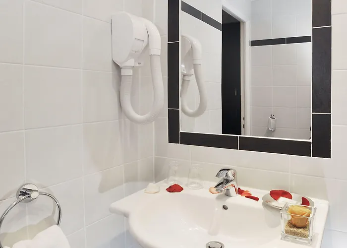 Carladez Cambronne 3*