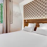 Carladez Cambronne Hotel