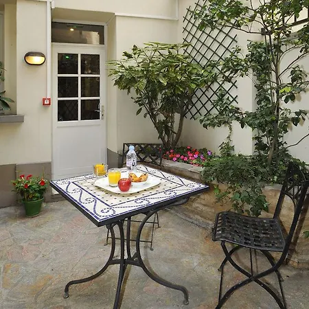 Hotel Carladez Cambronne 3*