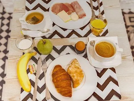 Carladez Cambronne Hotel 3*